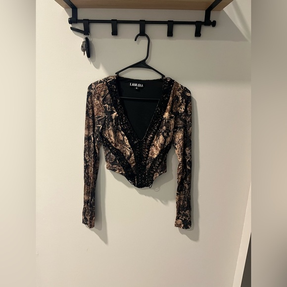 I.AM.GIA Tops - I am Gia crop top long sleeve